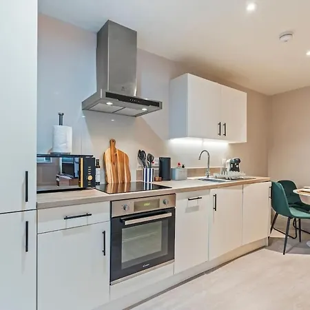 Modern 2br In Arena Uni Hub Apartamento