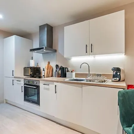 Modern 2br In Arena Uni Hub Apartamento *